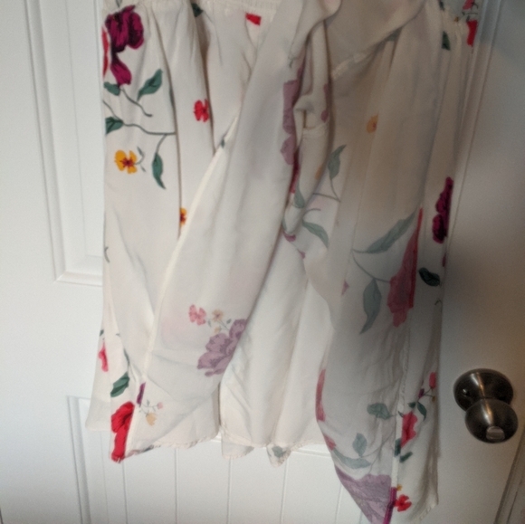 White flower print sundress - Picture 4 of 4